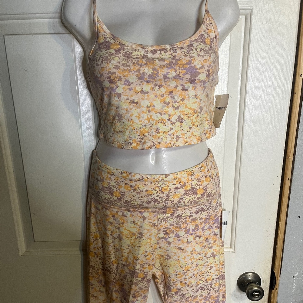 Forever 21 Active Floral Set